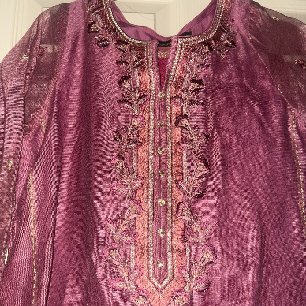 Pakistani outfit